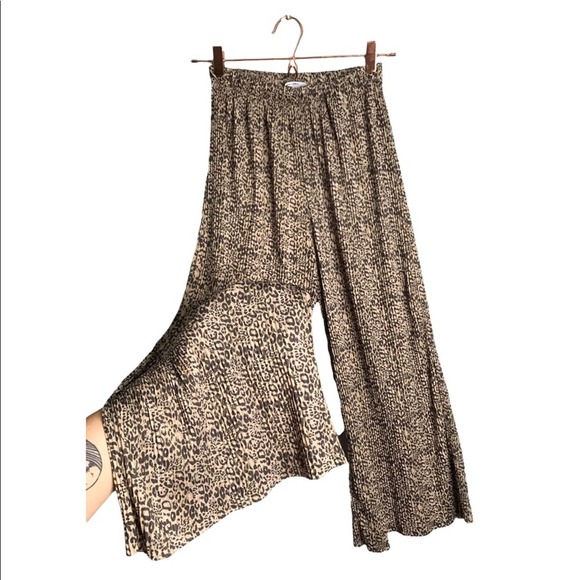 ASOS | High Waist Animal Print Pleated Pants Flare Leg Cropped pants - Picture 2 of 7